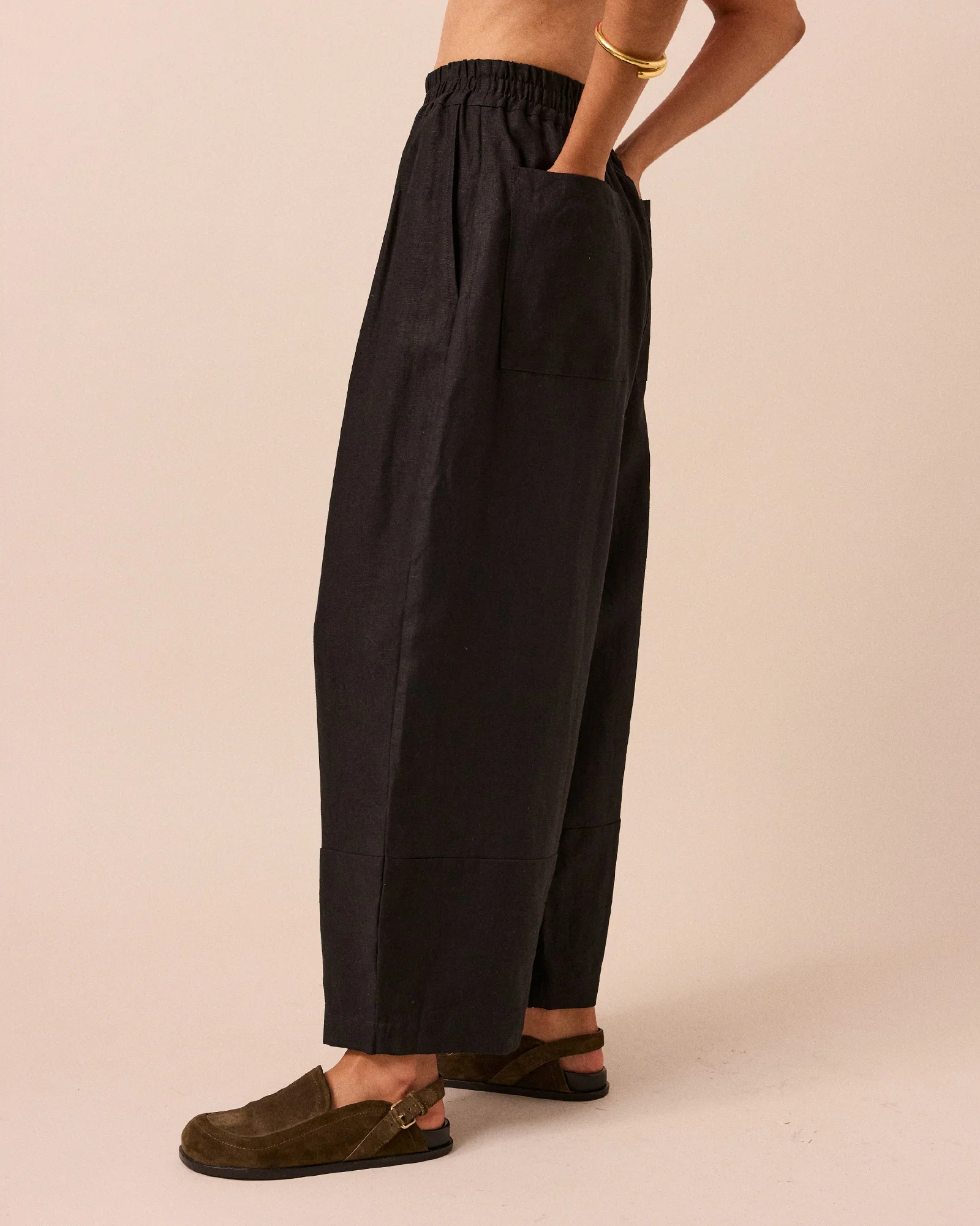 Bobbi Black Linen Trousers - Image 3