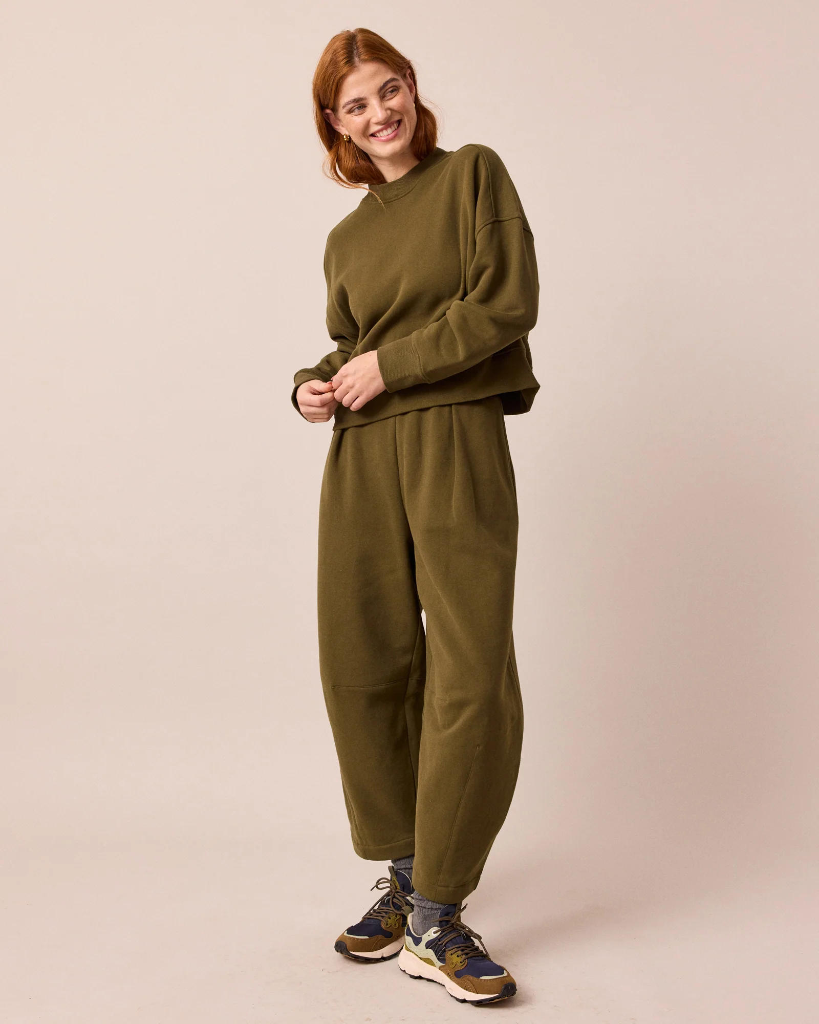 Daisy Earth Green Fleeceback Jersey Trousers - Image 3