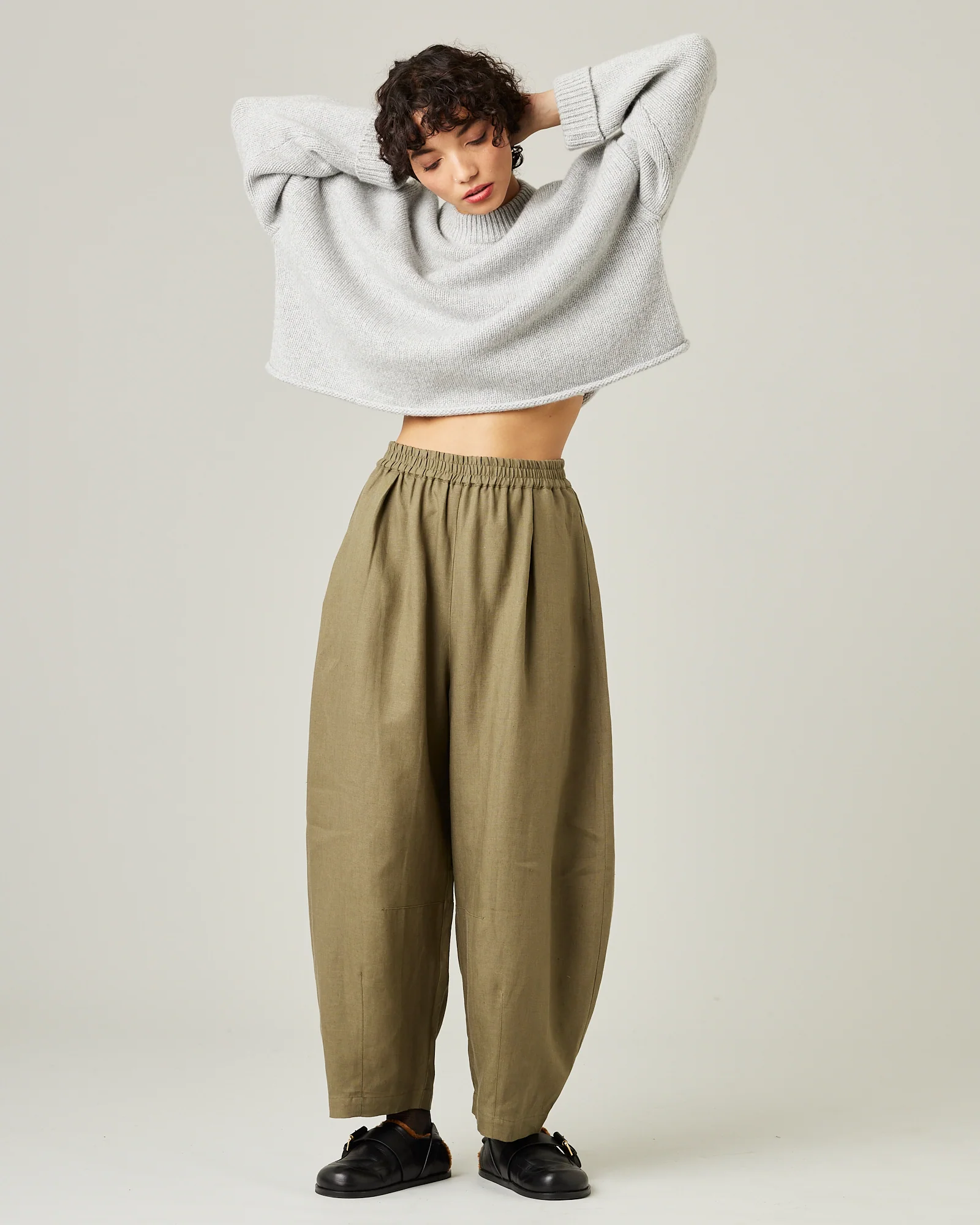 Daisy Khaki Linen Trousers - Image 10