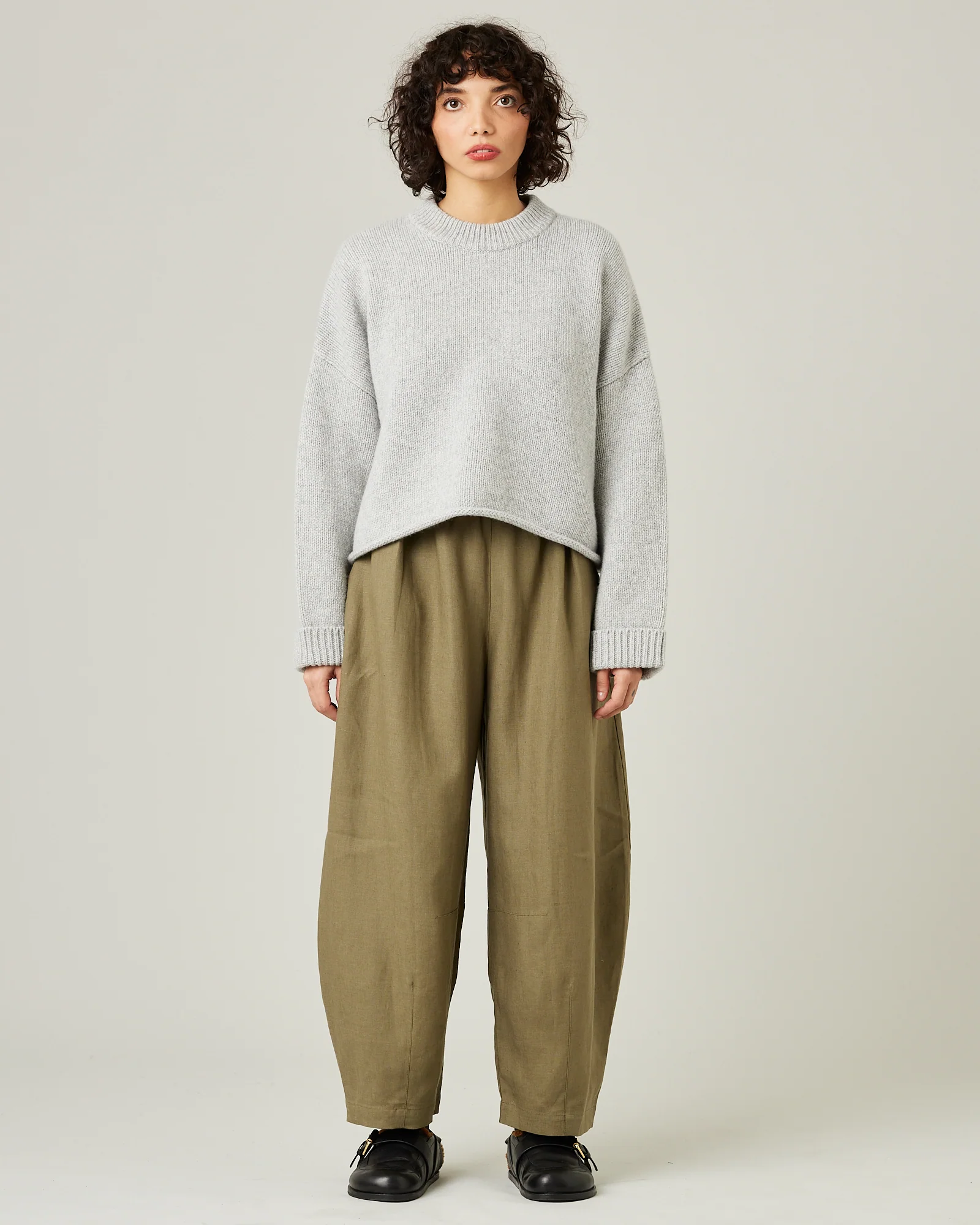 Daisy Khaki Linen Trousers - Image 5