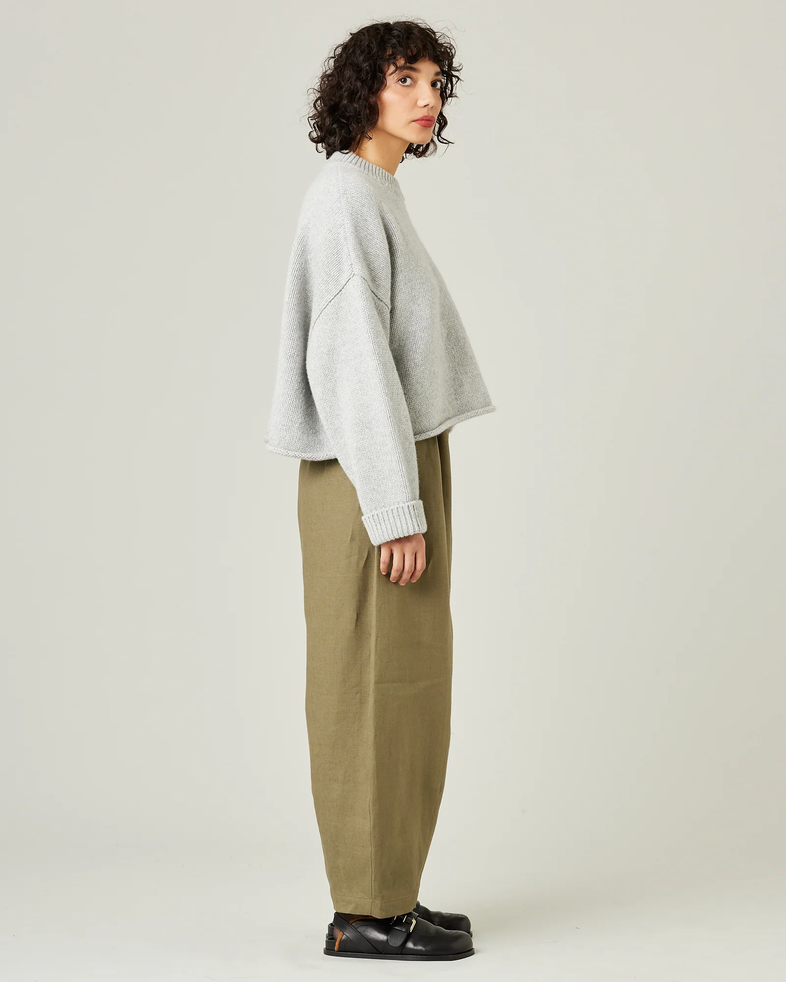 Daisy Khaki Linen Trousers - Image 8