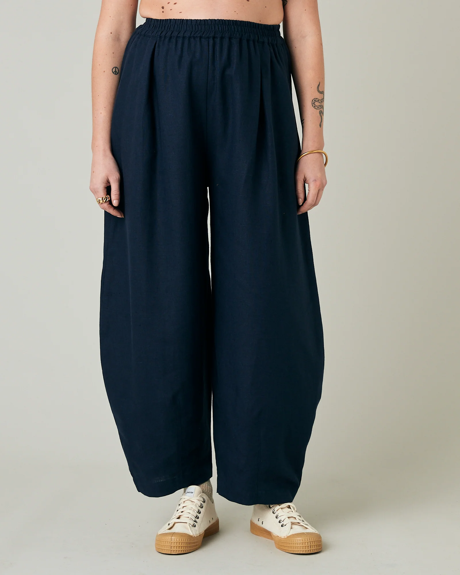 Daisy Navy Linen Trousers - Image 13