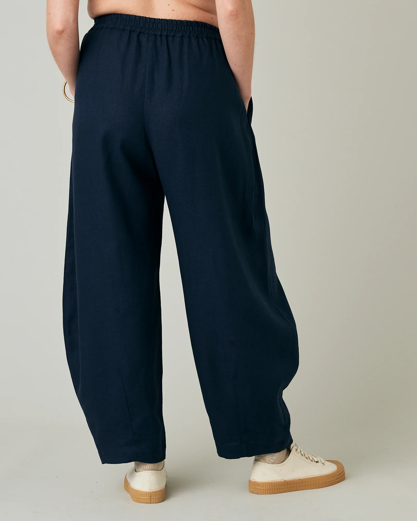 Daisy Navy Linen Trousers - Image 15
