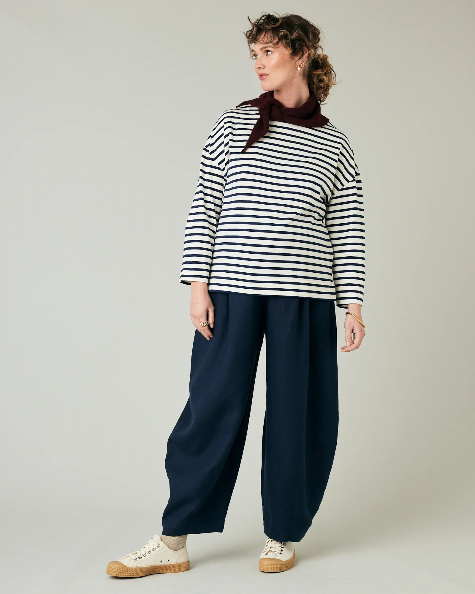 Daisy Navy Linen Trousers - Image 18