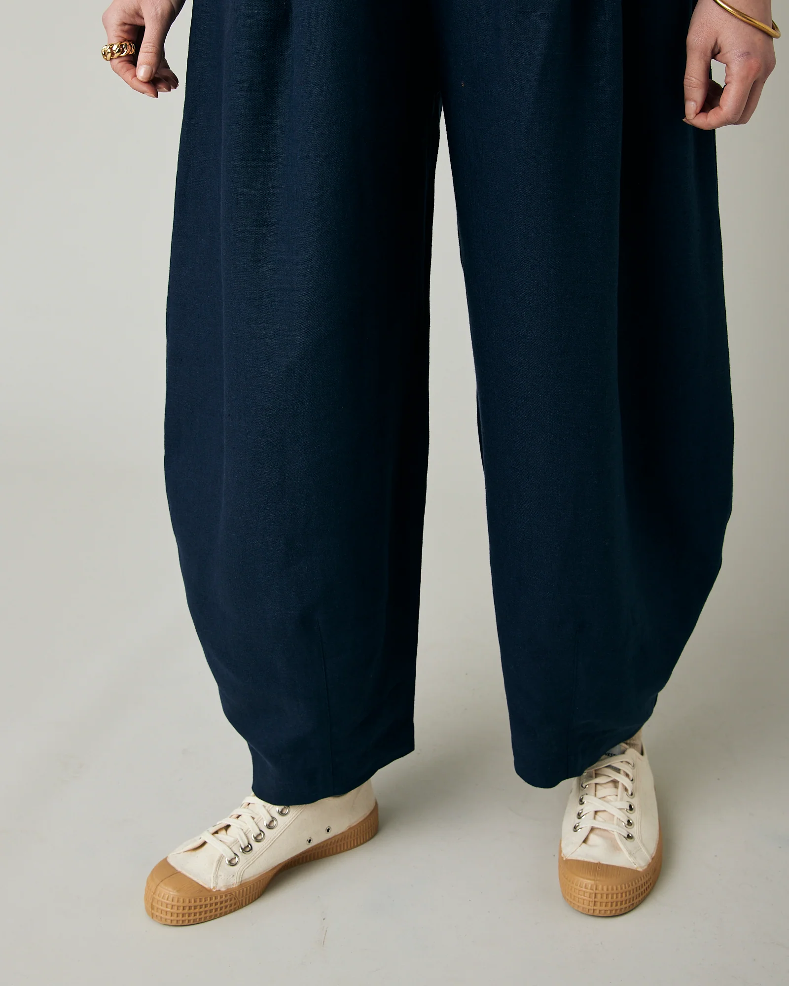 Daisy Navy Linen Trousers - Image 22