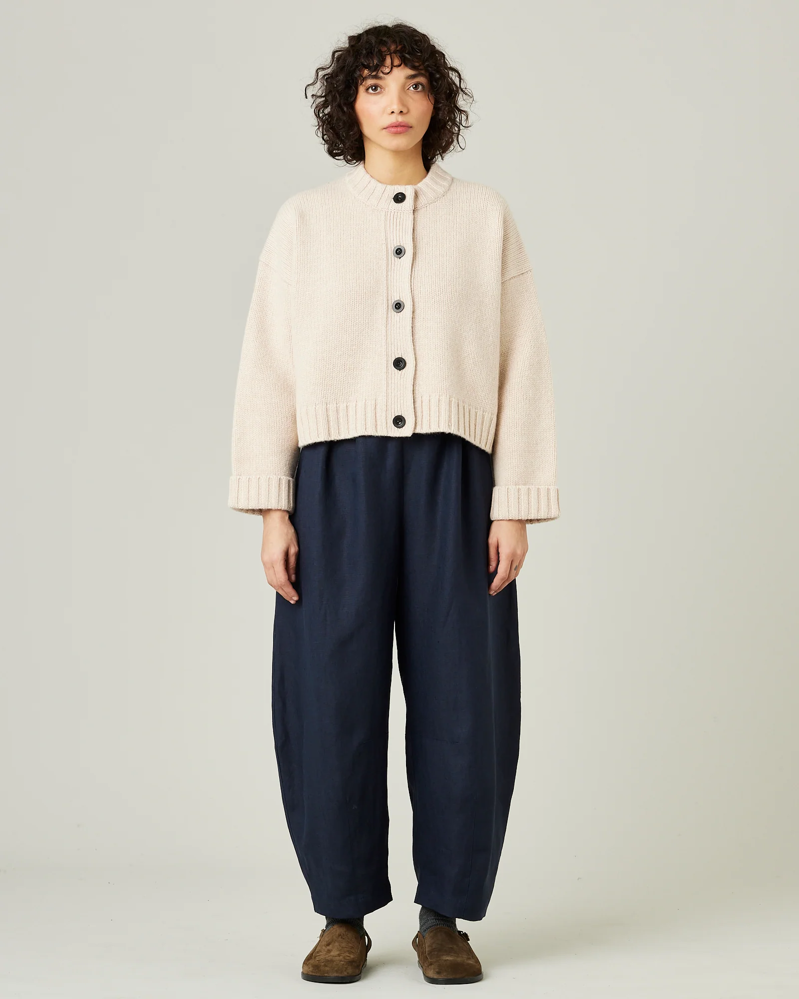 Daisy Navy Linen Trousers - Image 5