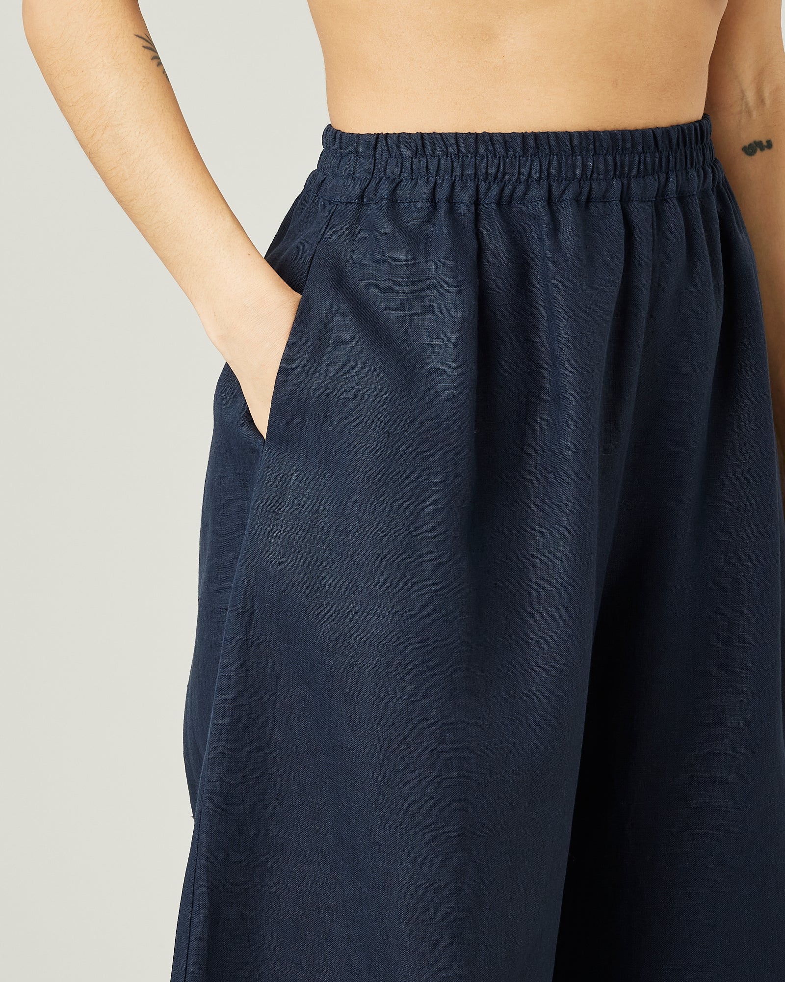 Daisy Navy Linen Trousers - Image 9