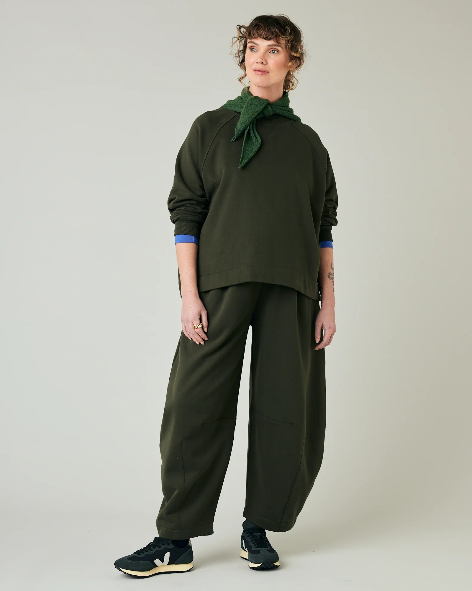 Daisy Olive Fleeceback Jersey Trousers - Image 3