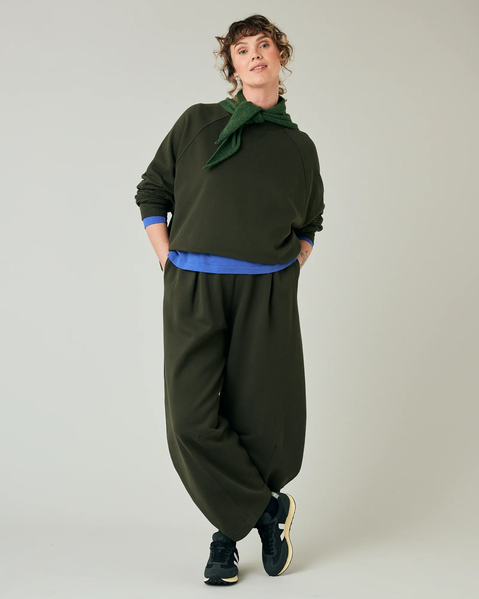 Daisy Olive Fleeceback Jersey Trousers - Image 6