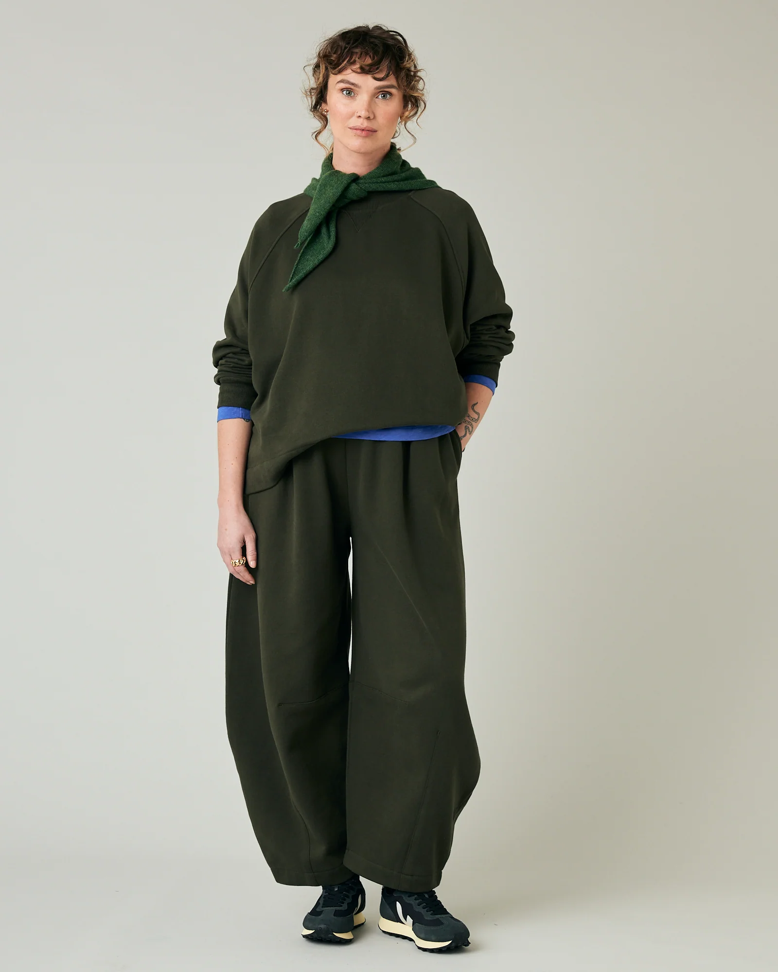 Daisy Olive Fleeceback Jersey Trousers - Image 7