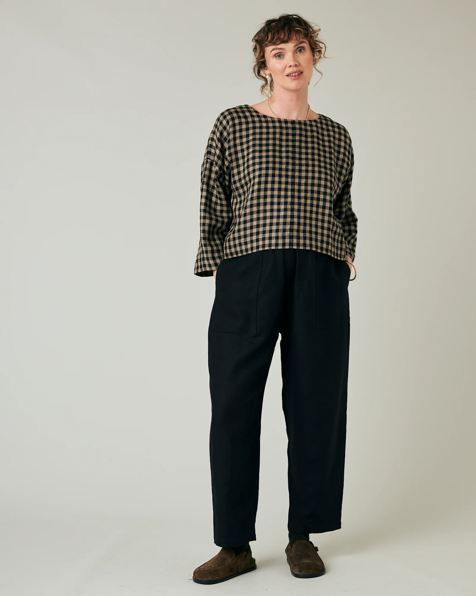 Huxley Black Linen Trousers - Image 20