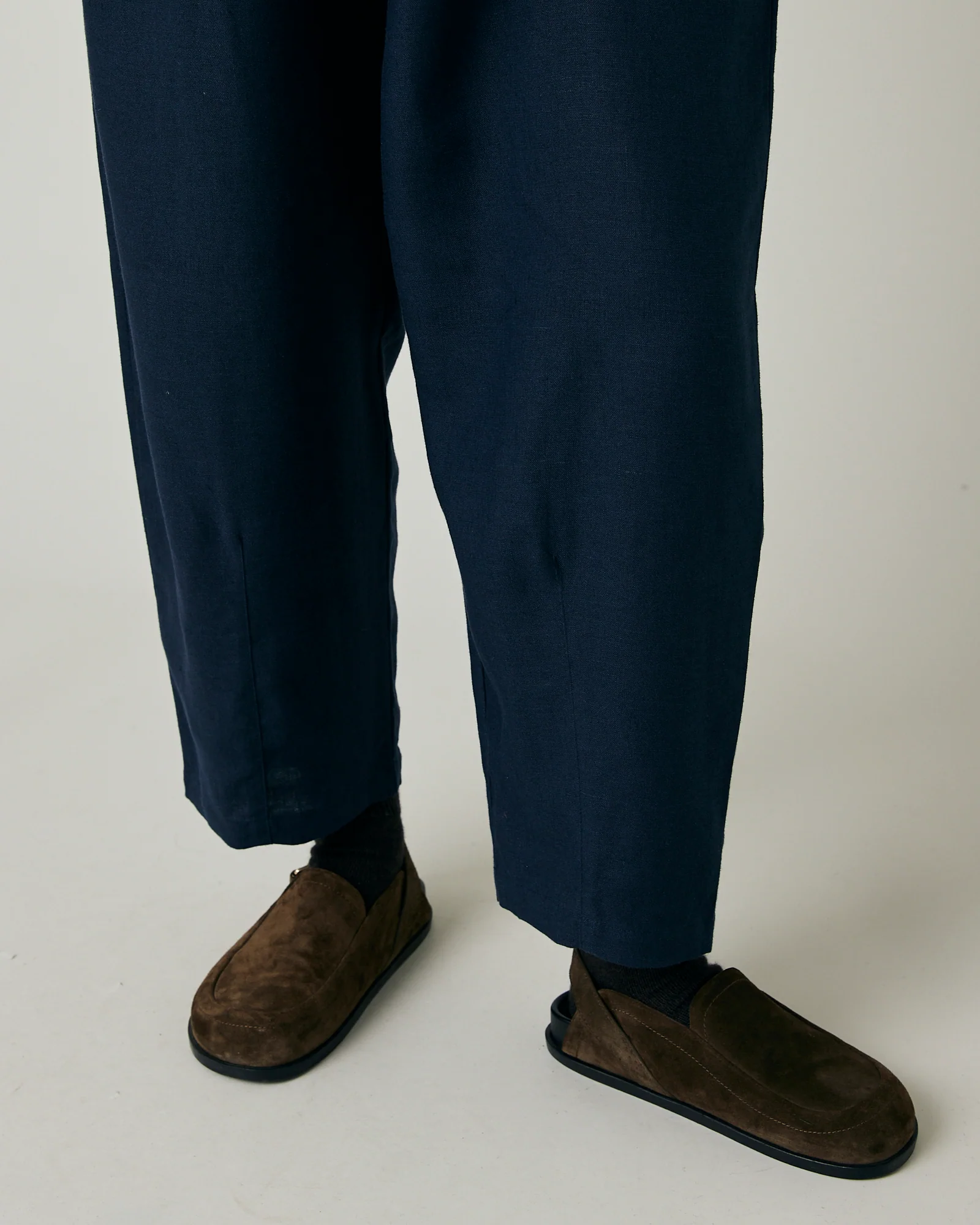 Huxley Navy Linen Trousers - Image 21