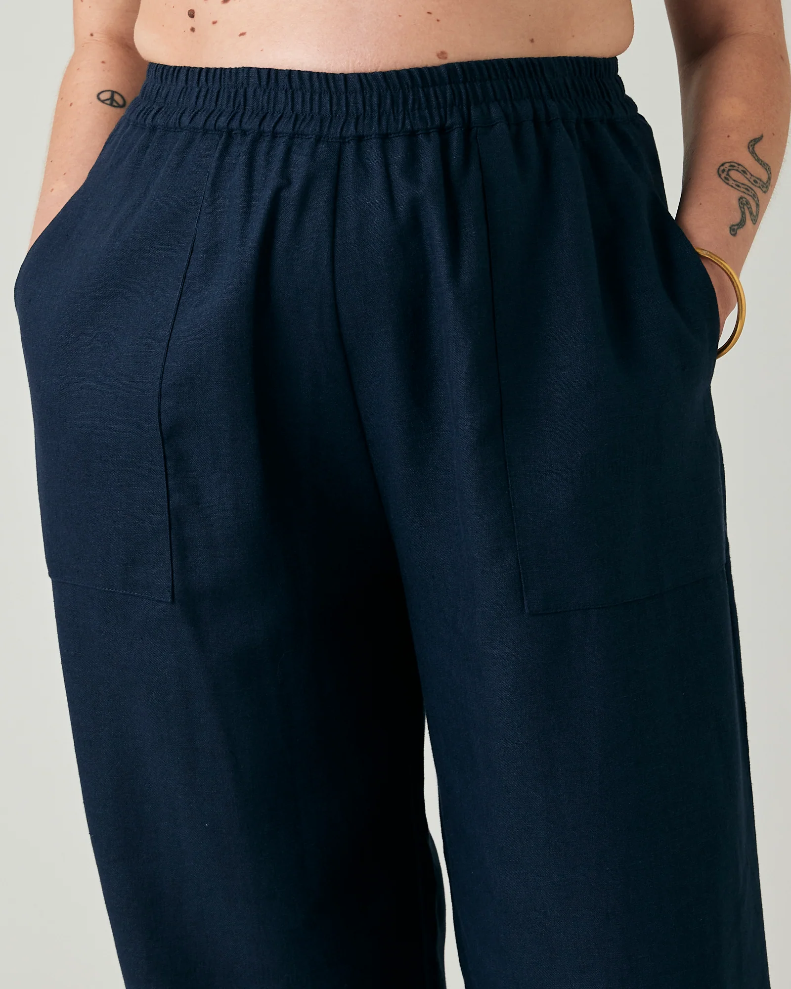 Huxley Navy Linen Trousers - Image 22