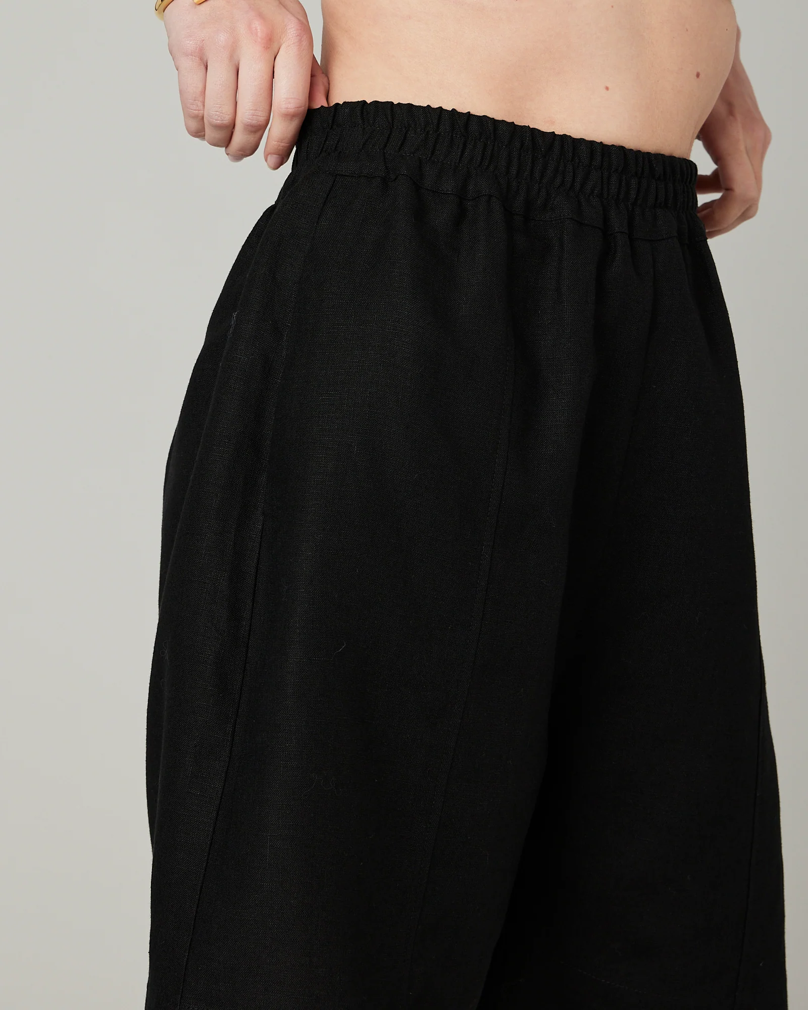 Liv Black Linen Shorts - Image 10