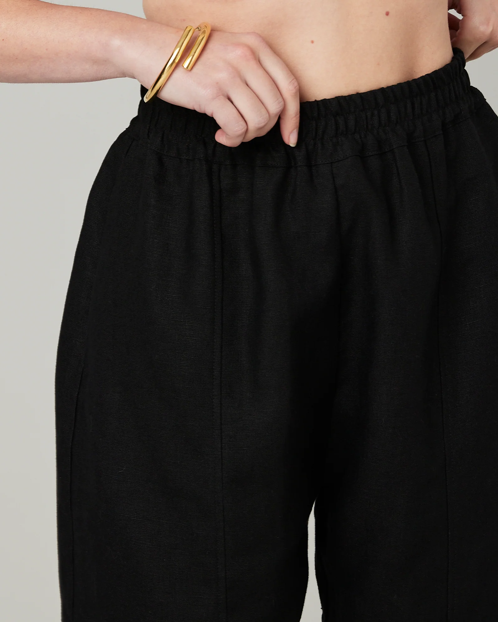 Liv Black Linen Shorts - Image 11