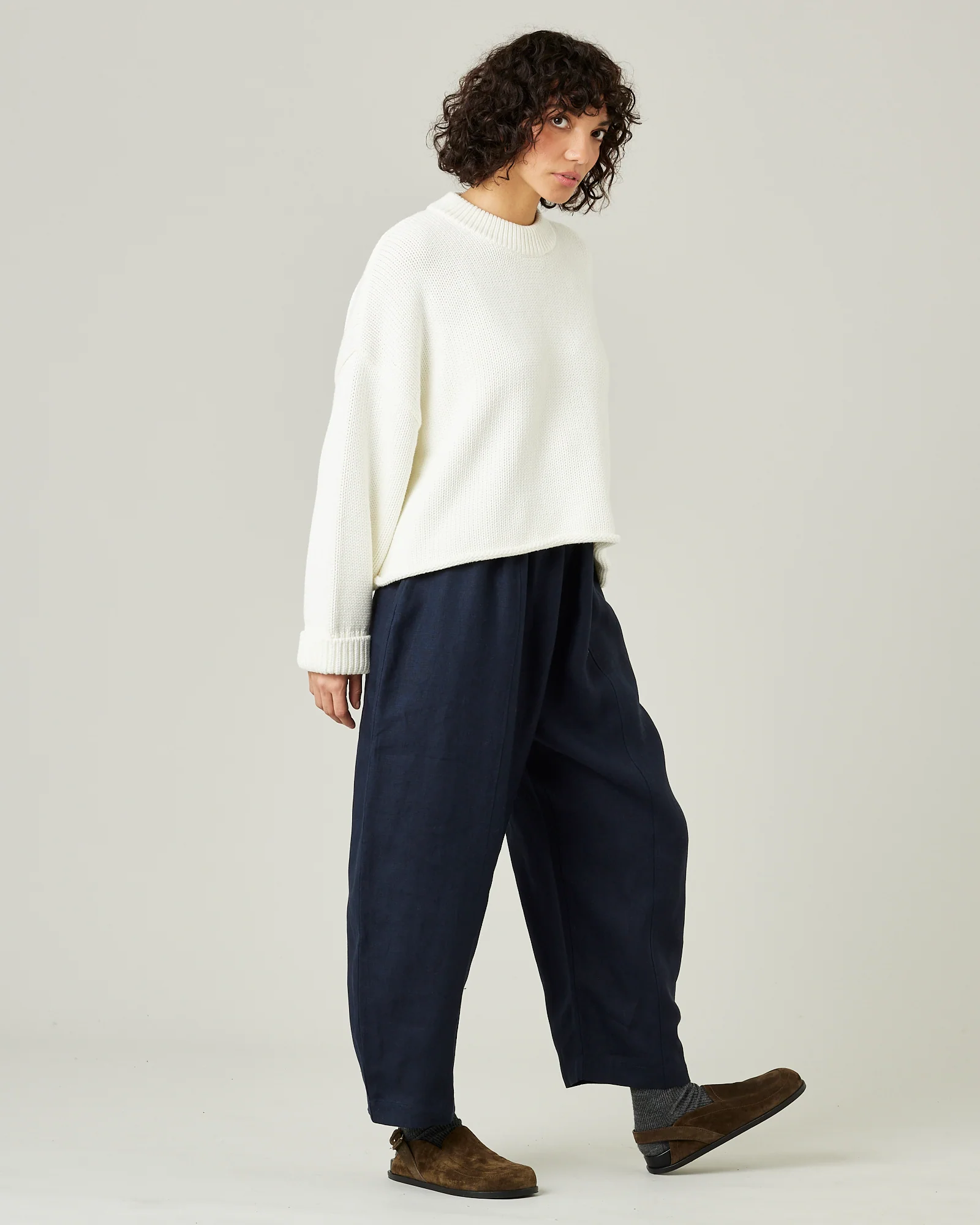 Mabel Navy Linen Trousers - Image 10