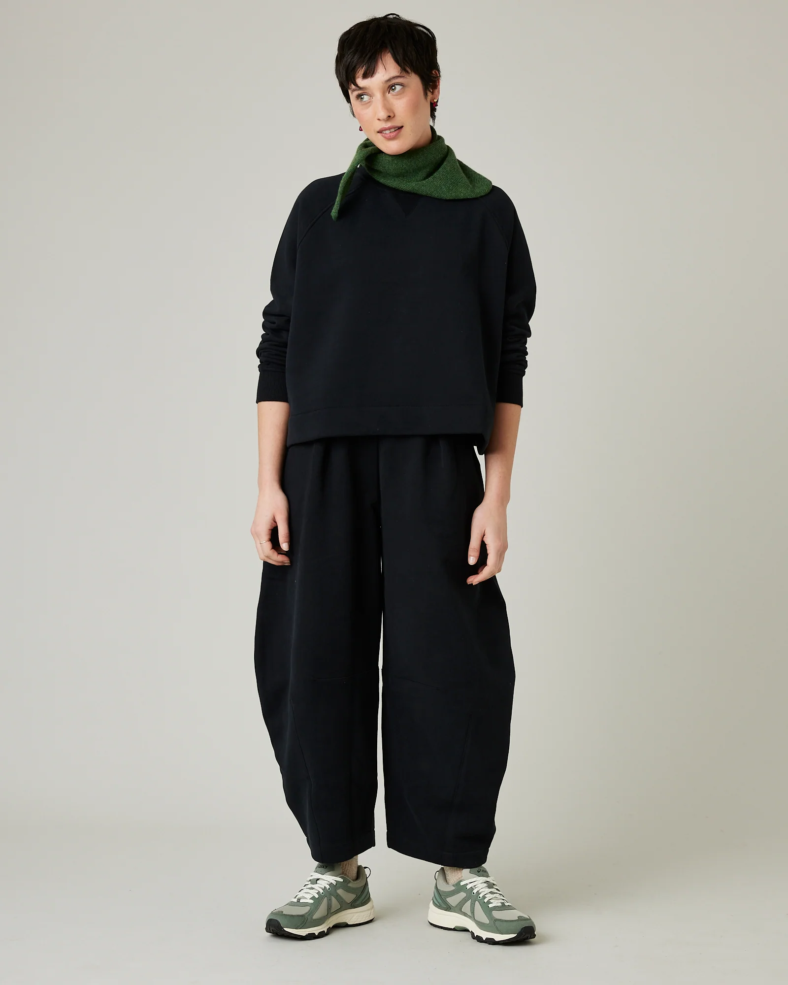 Noa Black Fleeceback Jersey Jumper - Image 12