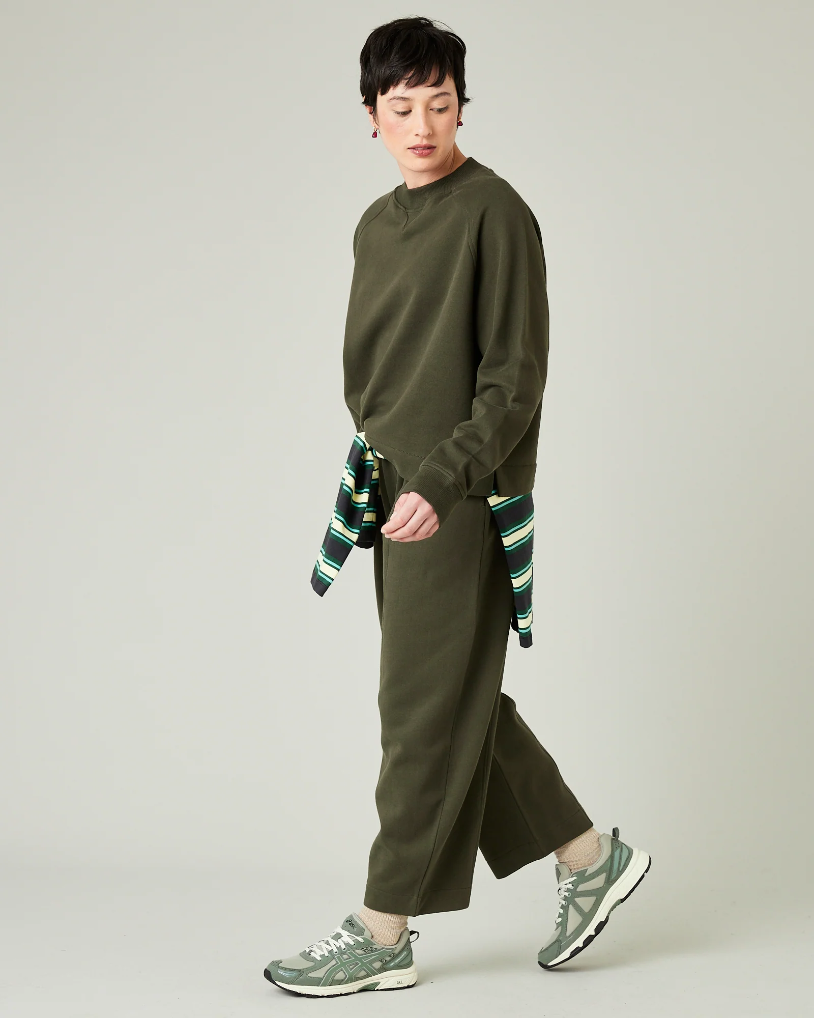 Noa Olive Fleeceback Jersey Jumper - Image 10