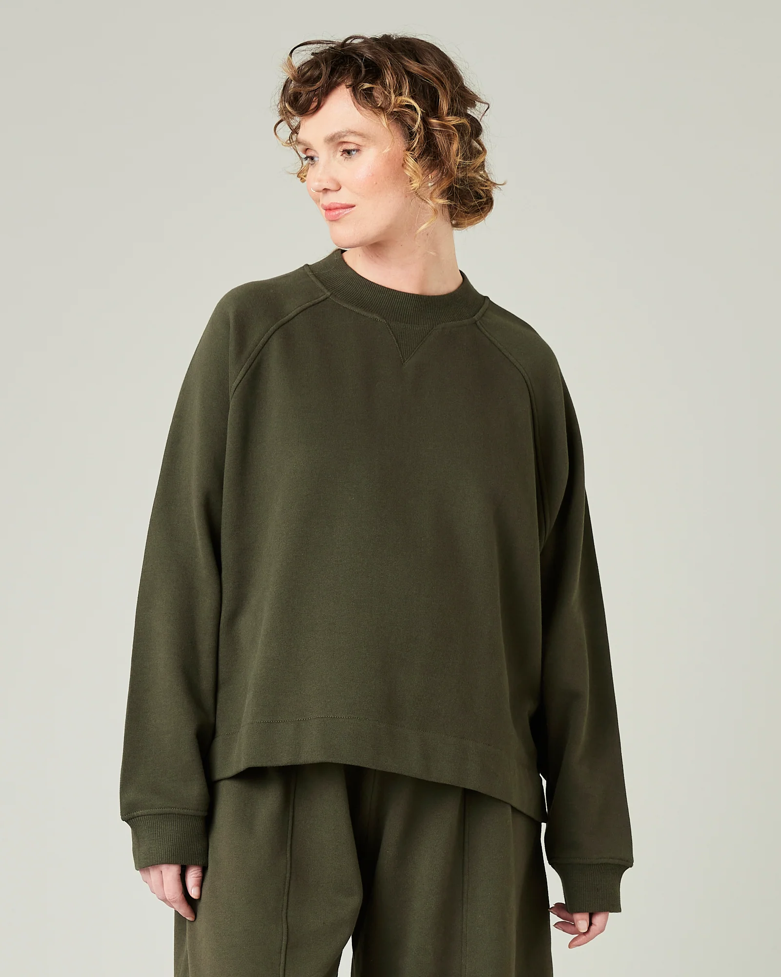 Noa Olive Fleeceback Jersey Jumper - Image 11