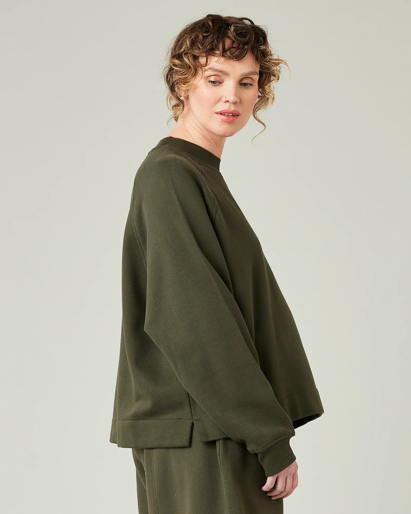 Noa Olive Fleeceback Jersey Jumper - Image 14