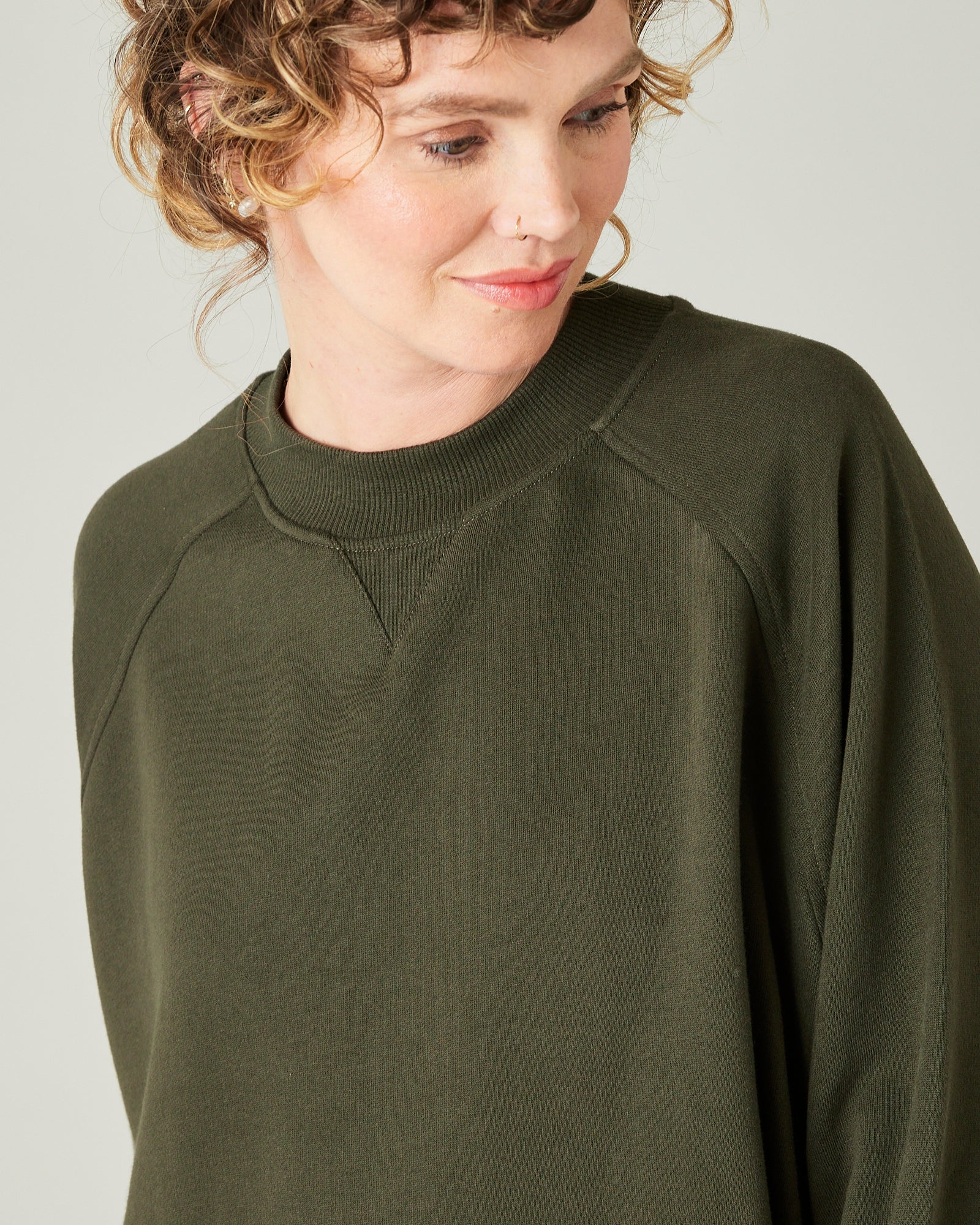 Noa Olive Fleeceback Jersey Jumper - Image 15