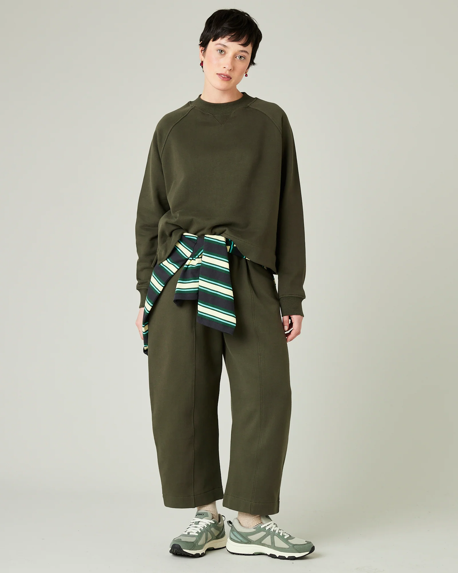 Noa Olive Fleeceback Jersey Jumper - Image 9